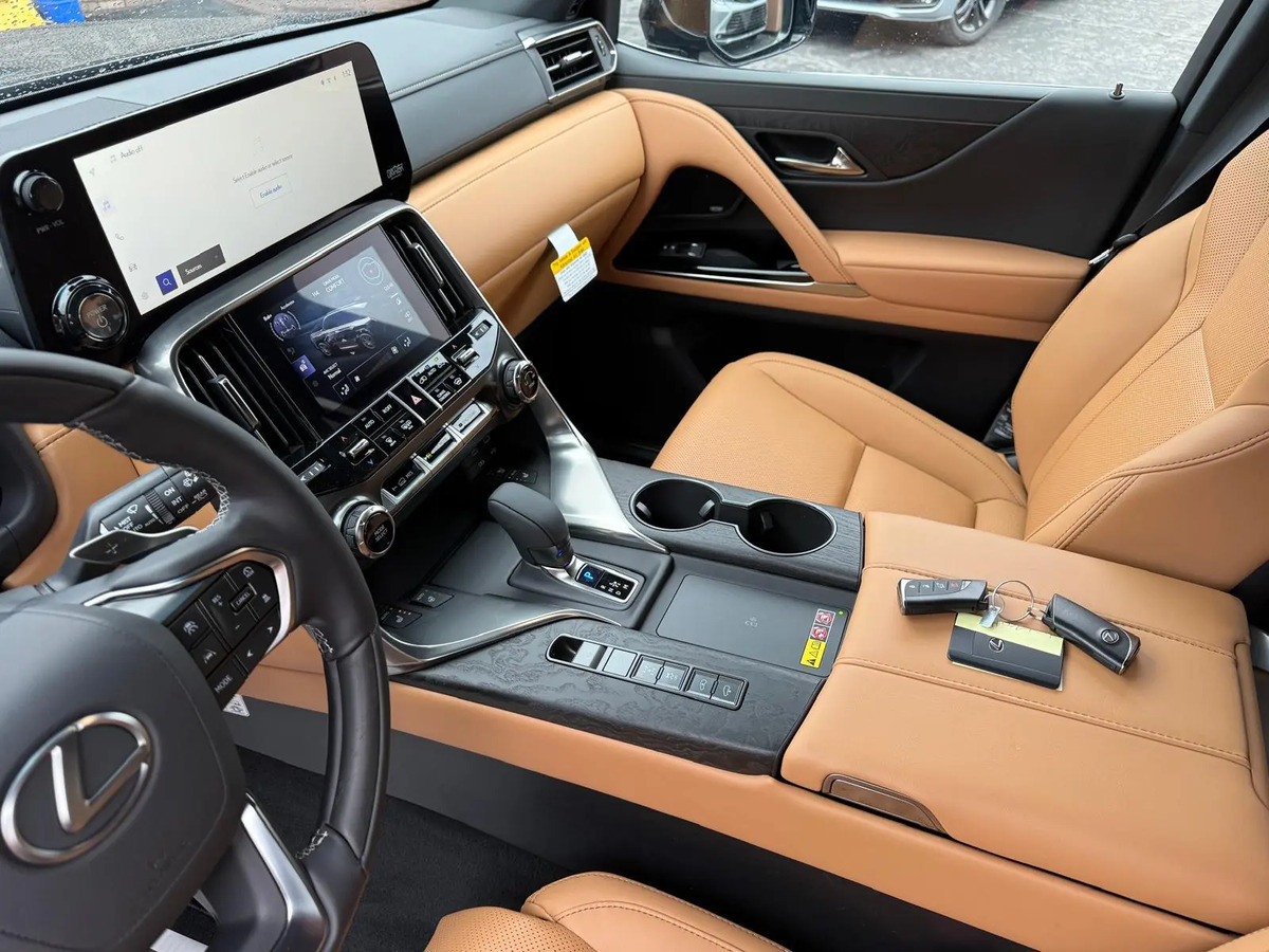 Lexus Lx 700h Luxury · foto 3