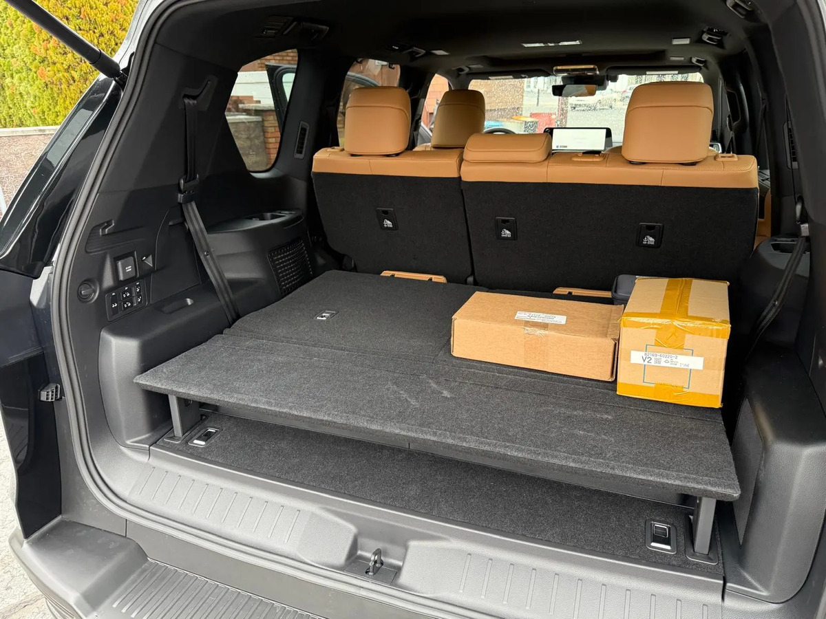 Lexus Lx 700h Luxury · foto 2