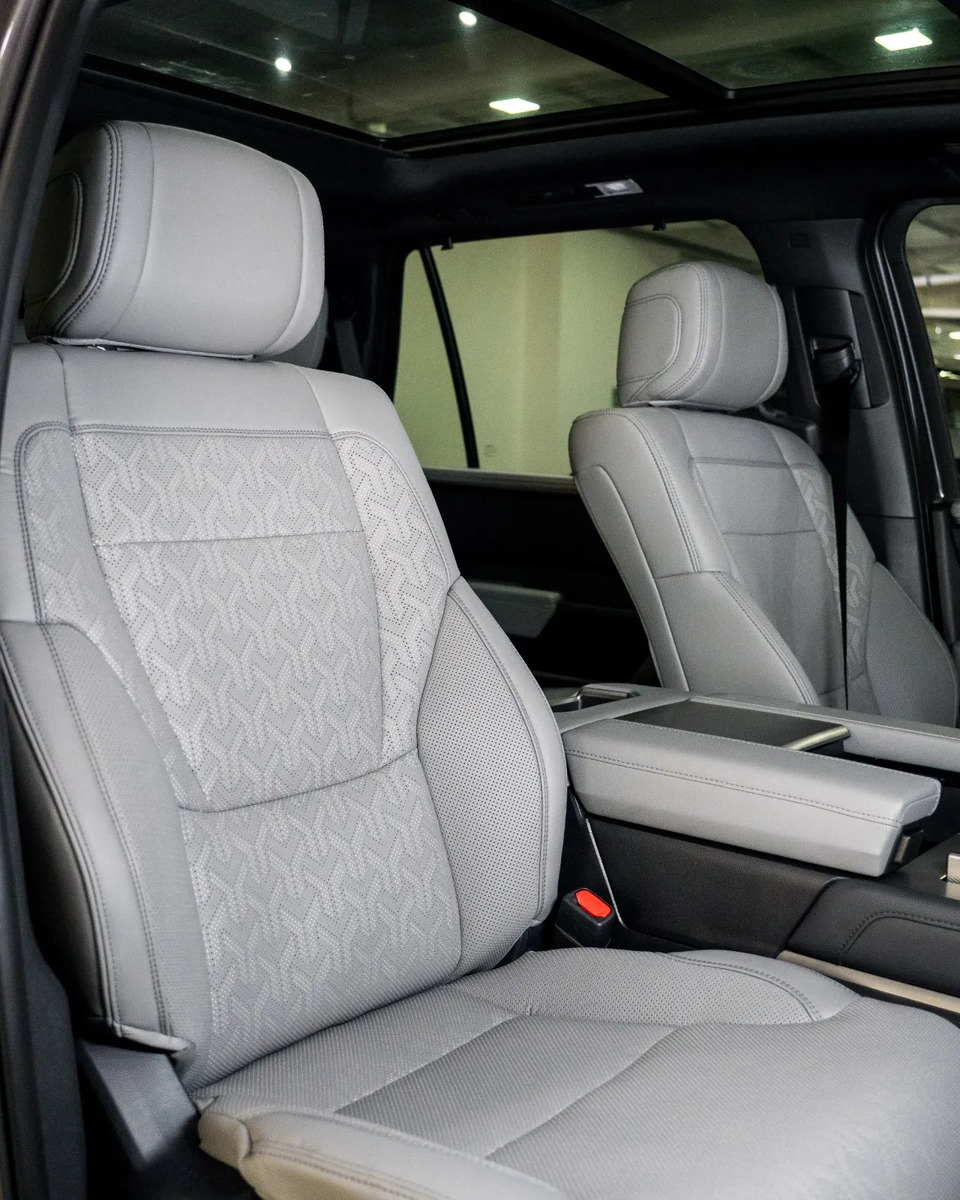 Toyota Sequoia 3.5 V6 Limited 4×4 · foto 6