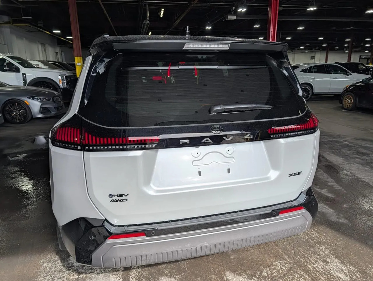 Toyota Rav4 Blanco XSE · foto 4