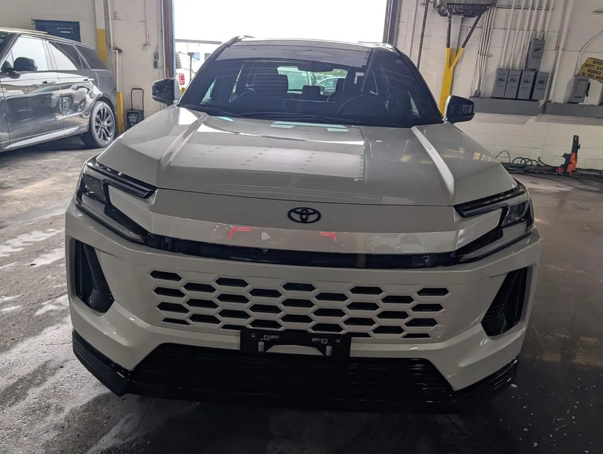 Toyota Rav4 Blanco XSE · foto 8