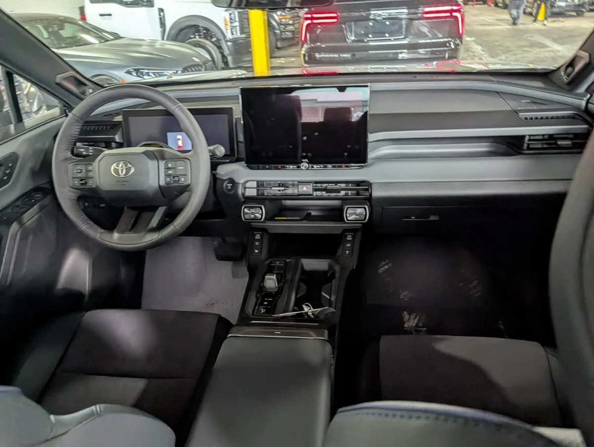 Toyota Rav4 Blanco XSE · foto 9