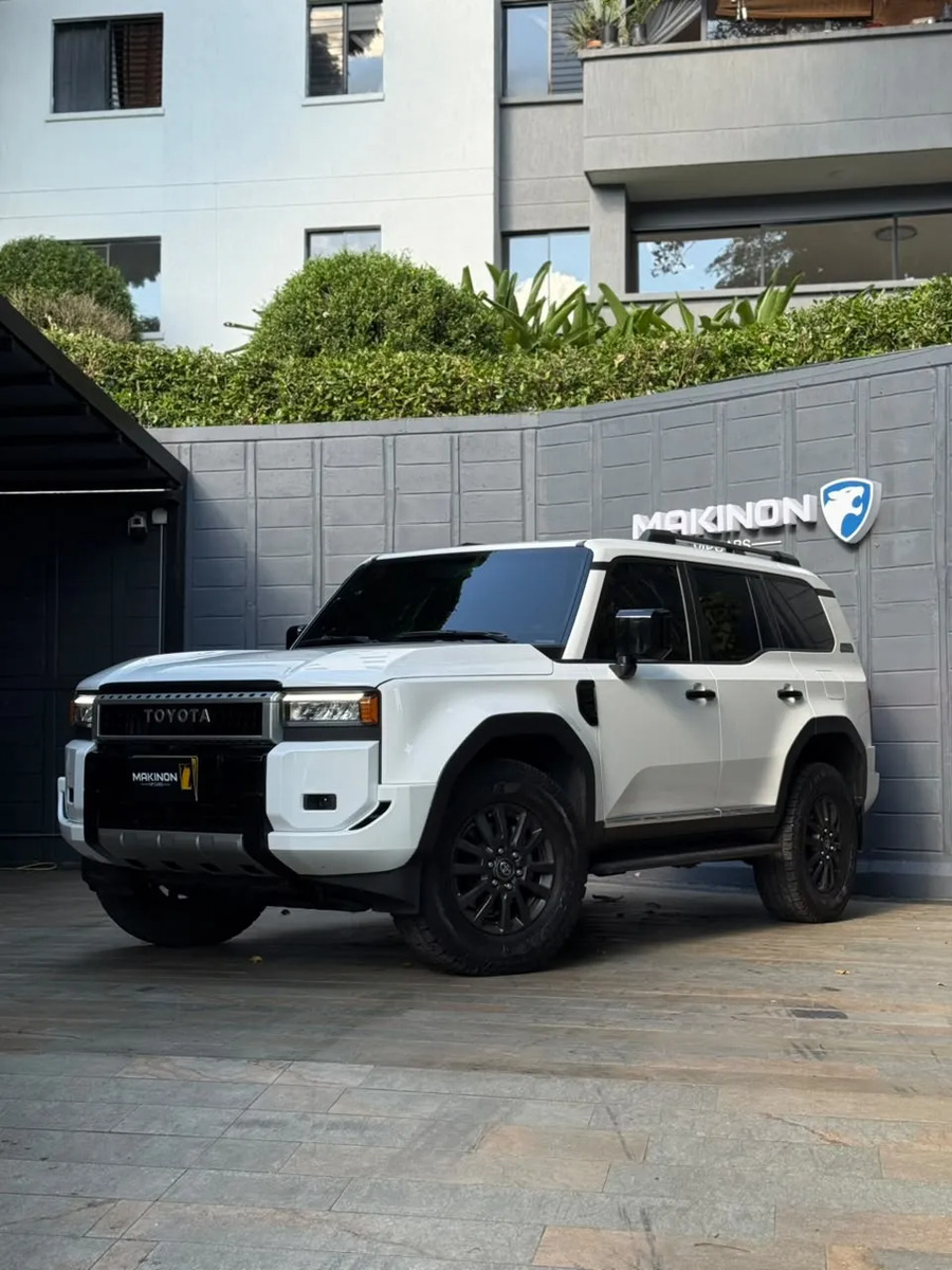 Toyota Land Cruiser Prado TX 2025 en Makinon VIP Cars Medellín