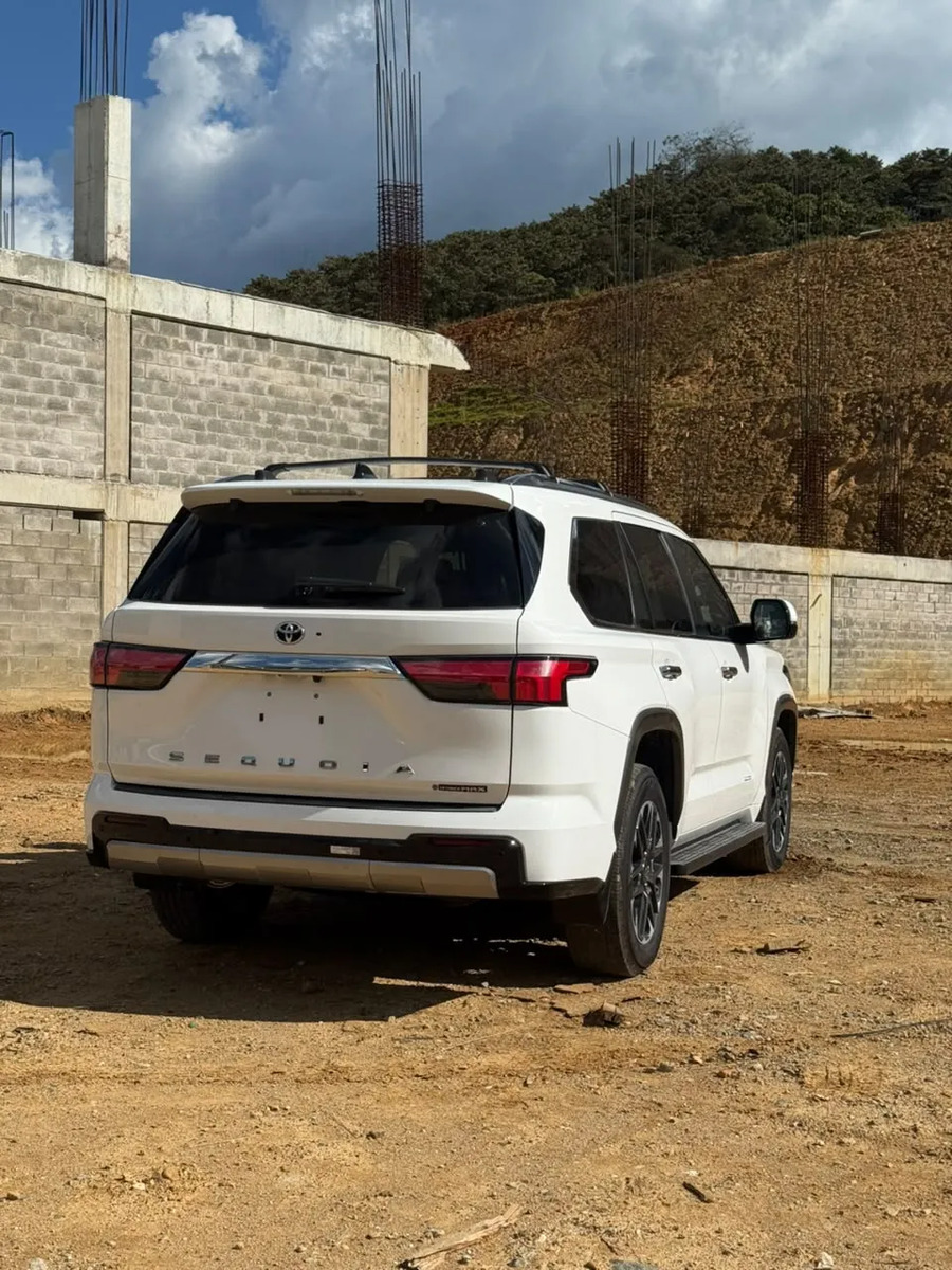 Toyota Sequoia 3.5 V6 Limited 4×4 · foto 3