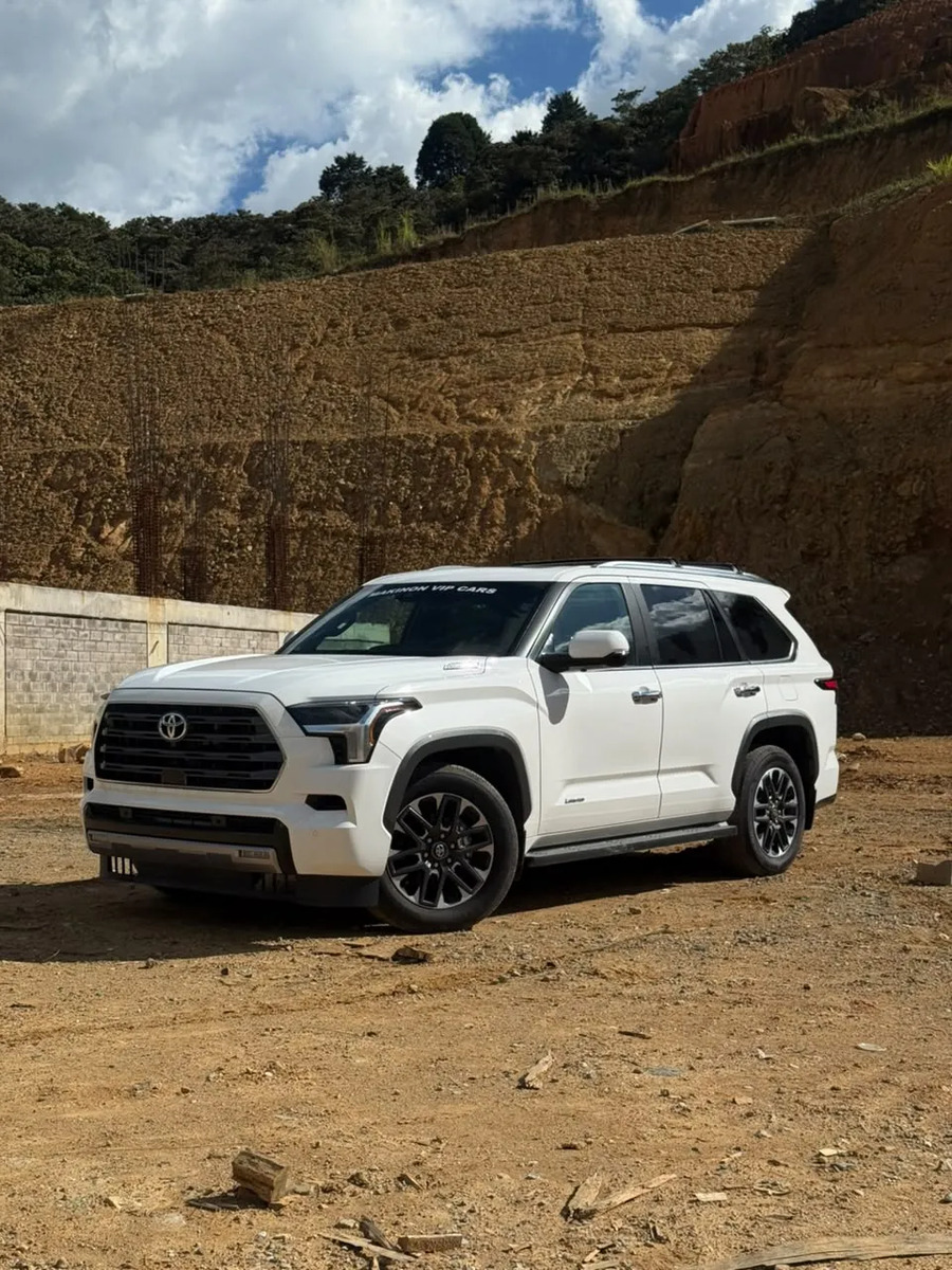 Toyota Sequoia 3.5 V6 Limited 4×4 · foto 9